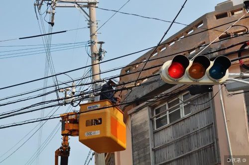 電力電纜的內屏蔽層與外屏蔽層各在什么部位？采用什么材料？有何作用？